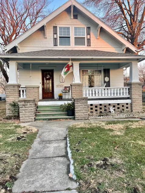 Spacious and charming two bedroom home on Main - Image 1