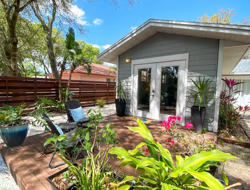 Seahorse Suite Bradenton Hideaway - Image 1