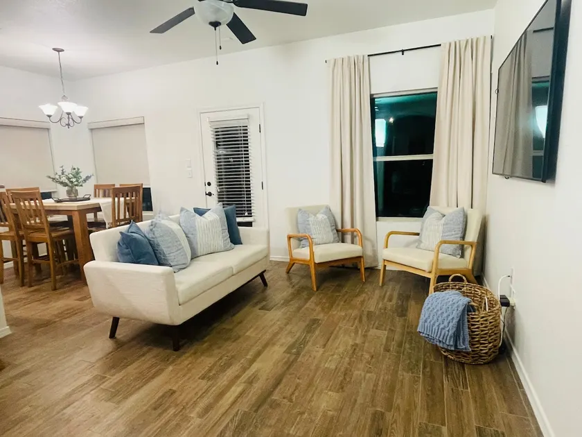 Emerald Hill Casita - Image 1