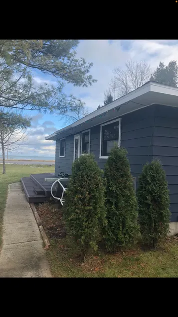 Linda’s Lake Huron Beach House - Image 1