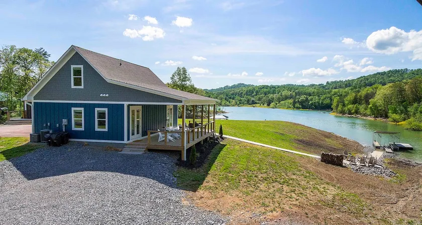 Scenic Getaway at Summer Breeze w/ Private Dock - Image 1