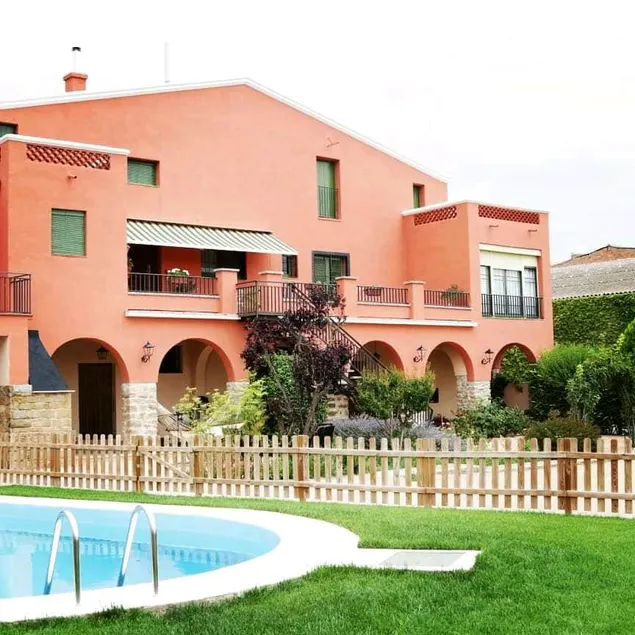 Cal Pedrós, a rural house with a paddle tennis court and swimming pool - Image 1
