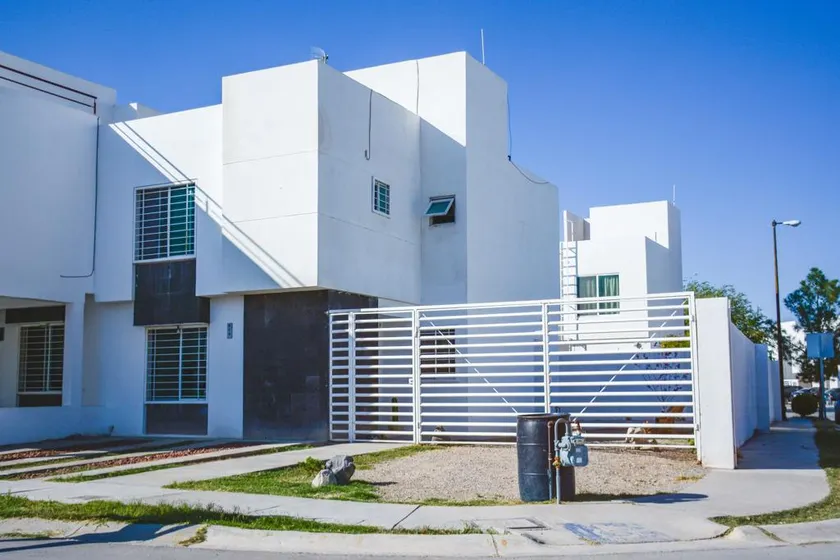 Casa Banús (Trail Area) - Image 1