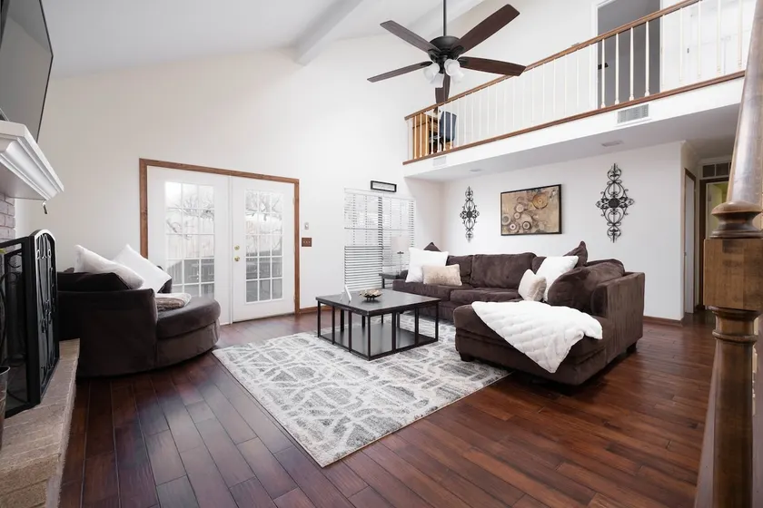 Spacious Welcoming Oasis With Gameroom - Image 1