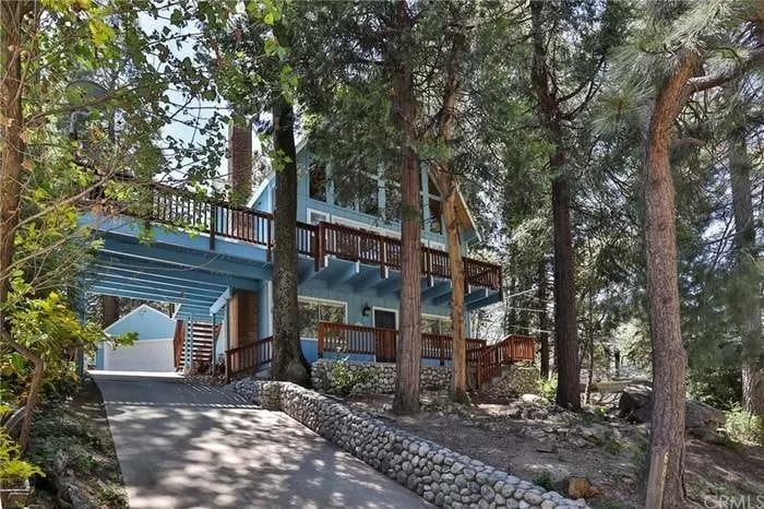 Lazy Bear Cabin - Image 1