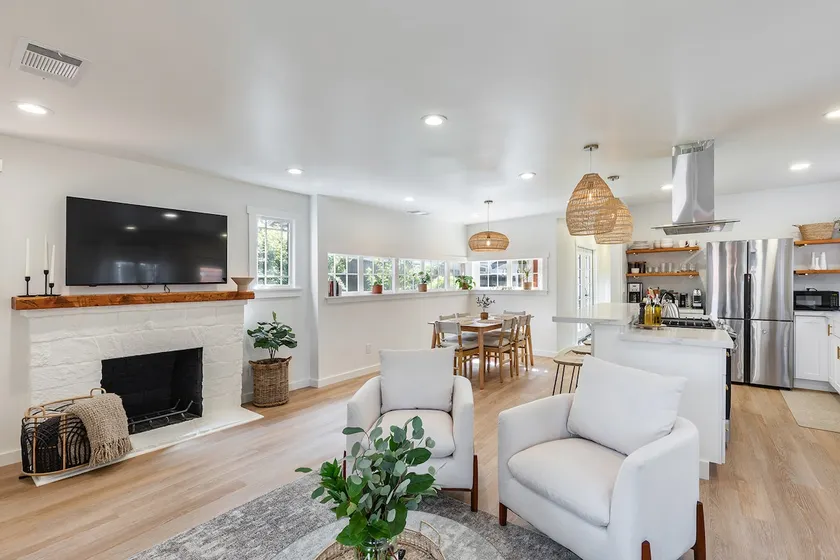 Casita Monterey Pet-Friendly Sonoma Escape - Image 1
