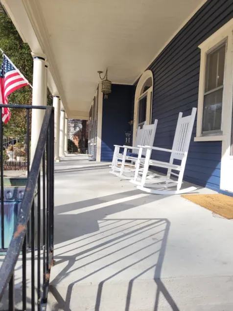 Avent on Falls Eight Bedroom Experience. - Image 1