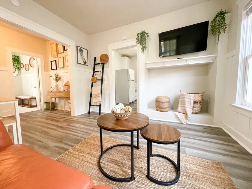 NEAR Mission Inn/UCR/Hospital 2 BR Downstairs Unit - Image 1
