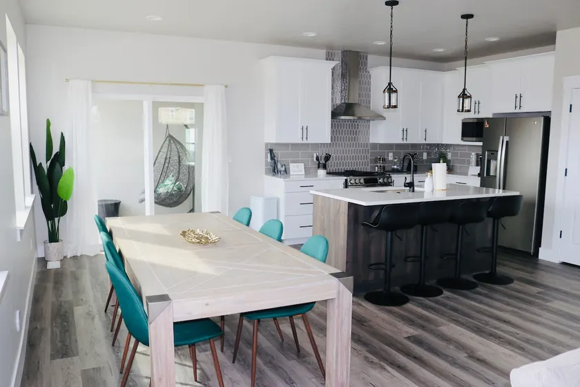 Spacious 3 Bedroom Luxury Airbnb in Heart of Nampa - Image 1