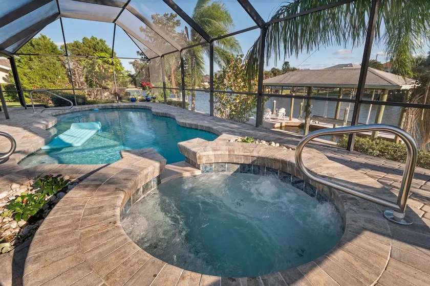 Wasserfront / Pool / Whirlpool / Dock / Spielzimmer - Nahe am Strand - Image 1