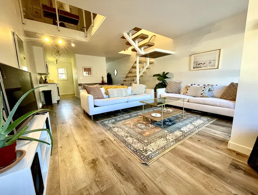 Stunning Downtown 2br/2ba Condo on Pearl St - Image 1