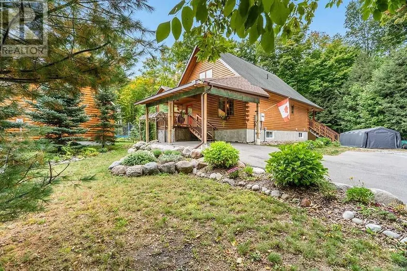 Family cottage in Tiny - 1.5 hr drive from GTA - Image 1