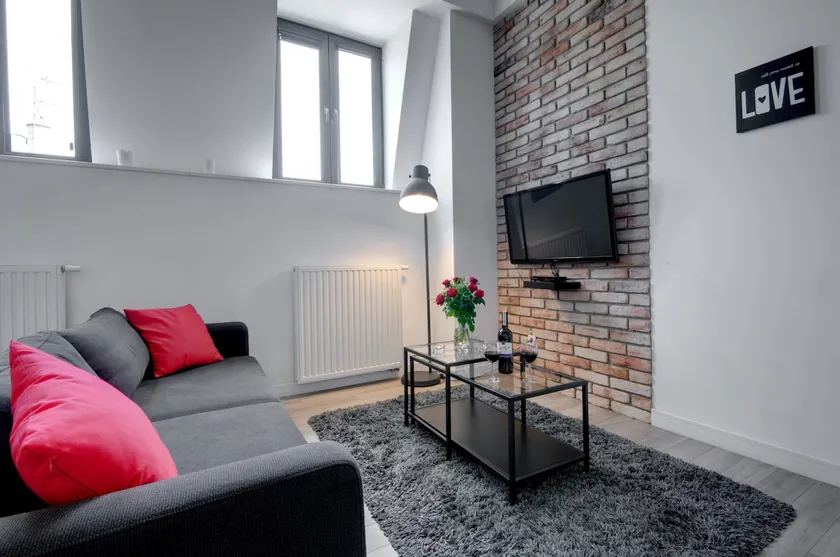 Unique split-level romantic apartment with bath - Image 1