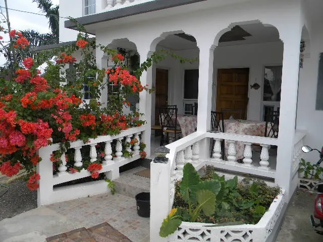 Negril. Long term kitchen apartment, with pool. - Image 1