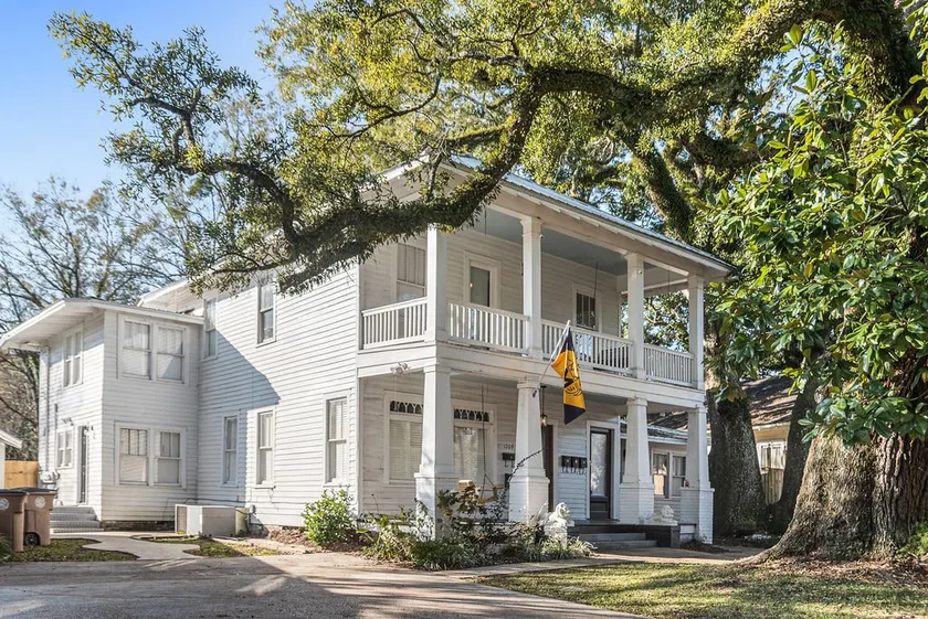 Old Dauphin Way Historic Home - Unit 4 - Image 1