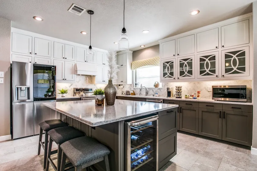 Heated Pool Luxury Oasis 5 bed/2 master suites - Image 1