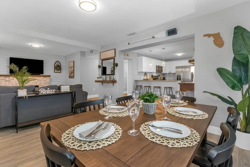 Anchors Away! Charming 3 bedroom with heated pool - Image 1