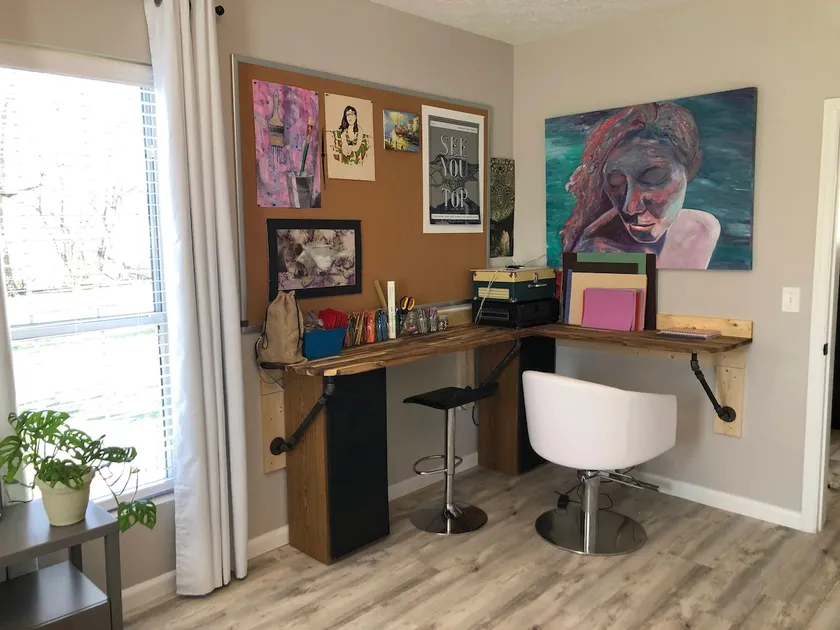 Artistic Retreat - Walk Downtown, Sparkling Clean! - Image 1