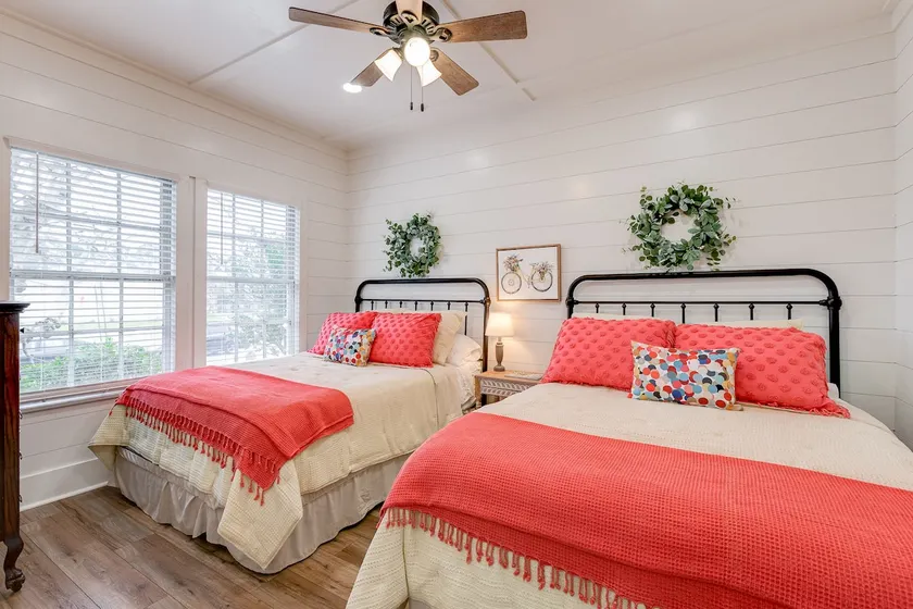 1930 Bungalow in Laurel's Historic Downtown! - Image 1