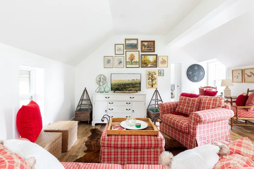 Muskoka Cottage Inspired Downtown Loft - Image 1