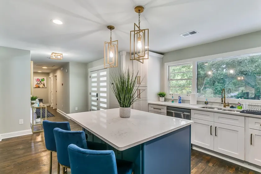 Designer 5 Bedroom With Backyard Downtown Atl - Image 1