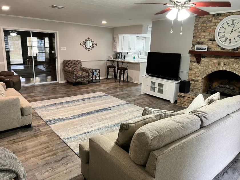 Cajun Properties- 3 bedroom 2.5 bath, bonus room - Image 1