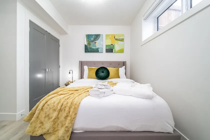 ☆NEW☆Chic Modern 3BDRM☆Central⚡WiFi☆Netflix✔Clean! - Image 1