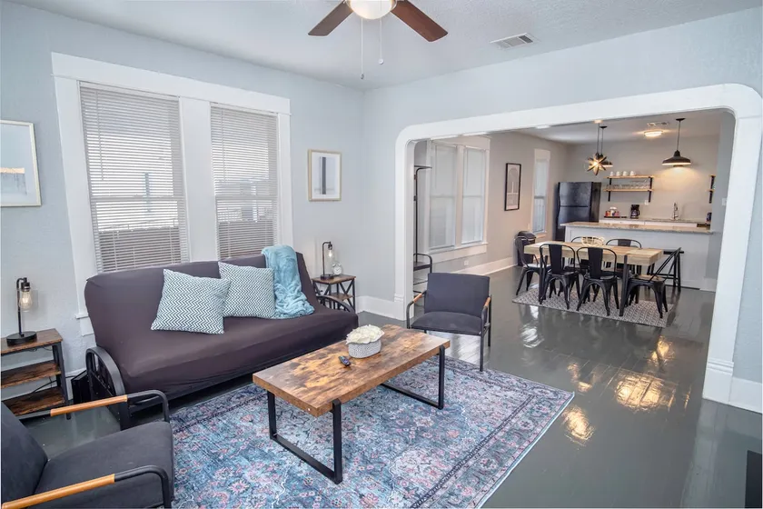 Wonderful 3 BR 2 BA Near Downtown - Image 1