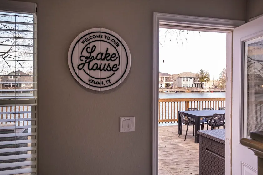 Serene Lake House! 2.4 miles to Kemah Boardwalk - Image 1