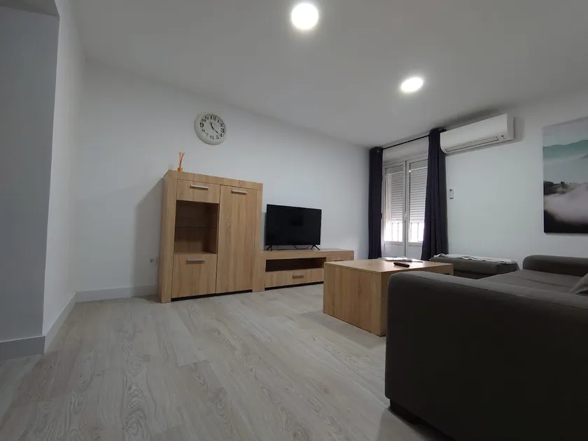 Apartment in a typical Aranjuez corrala (courtyard) - Image 1