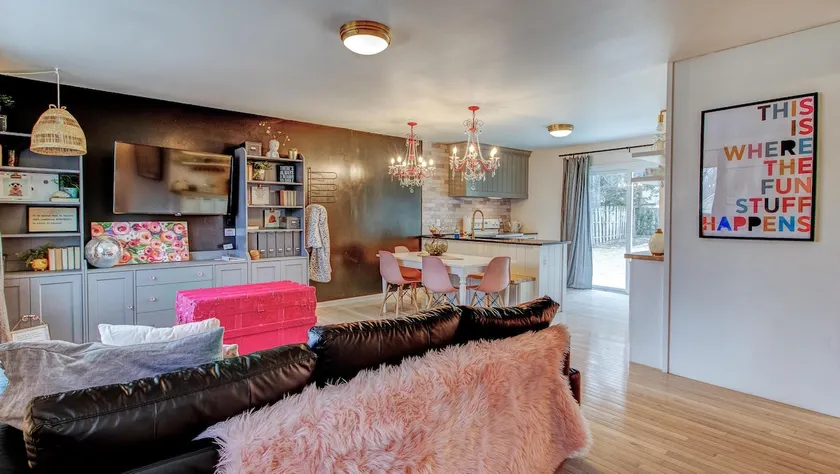 The Girlfriend Getaway - Centrally Located-Keyless Entry - Image 1