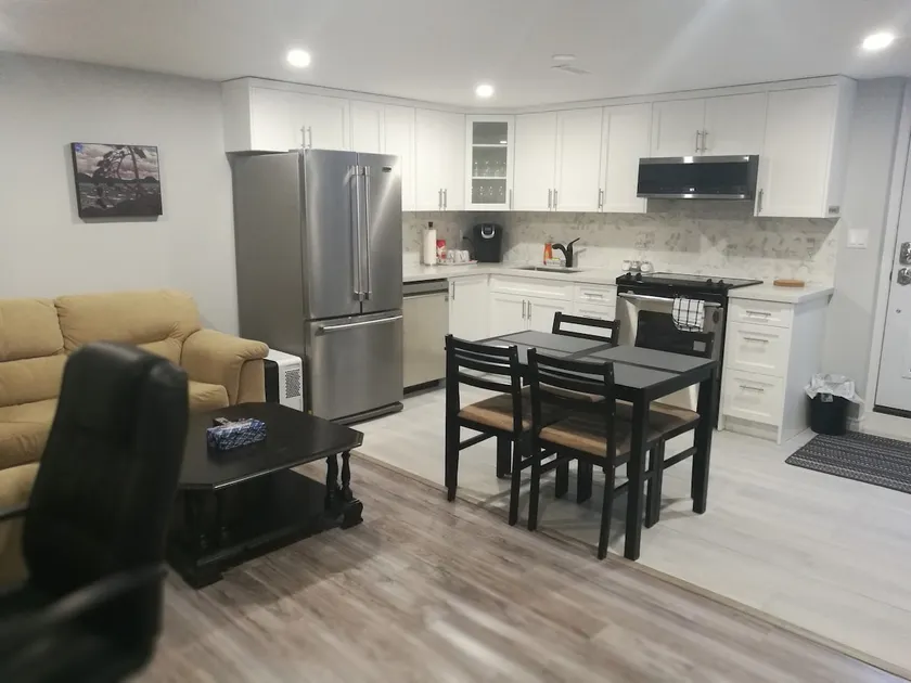 Beautiful 2-bedroom Guest Home in Guelph - Image 1