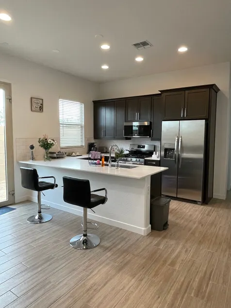 Mei’s Modern Furnished 1 Bedroom 1 Bathroom Suite - Image 1