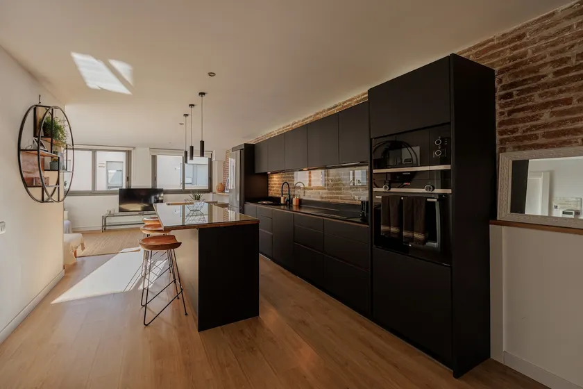 Duplex penthouse in Playa Area Barcelona with Medblau SPA - Image 1