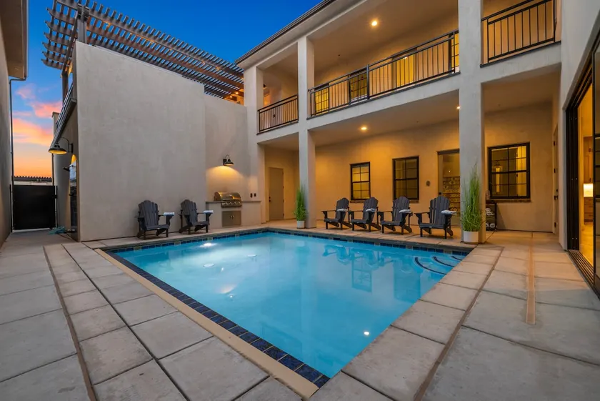 Bella Vita | Private Pool & Spa + Rooftop Fire Pit - Image 1