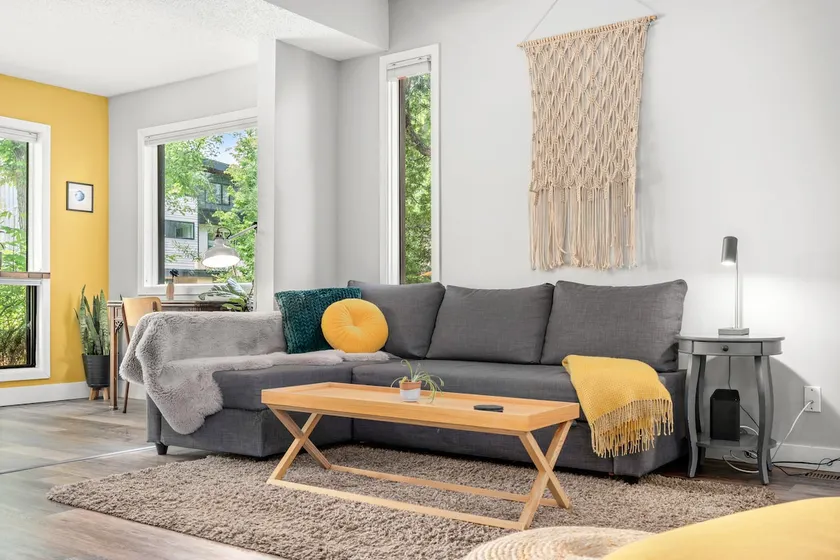Funky 1 BR Century Home-Near DT, C-train - Image 1