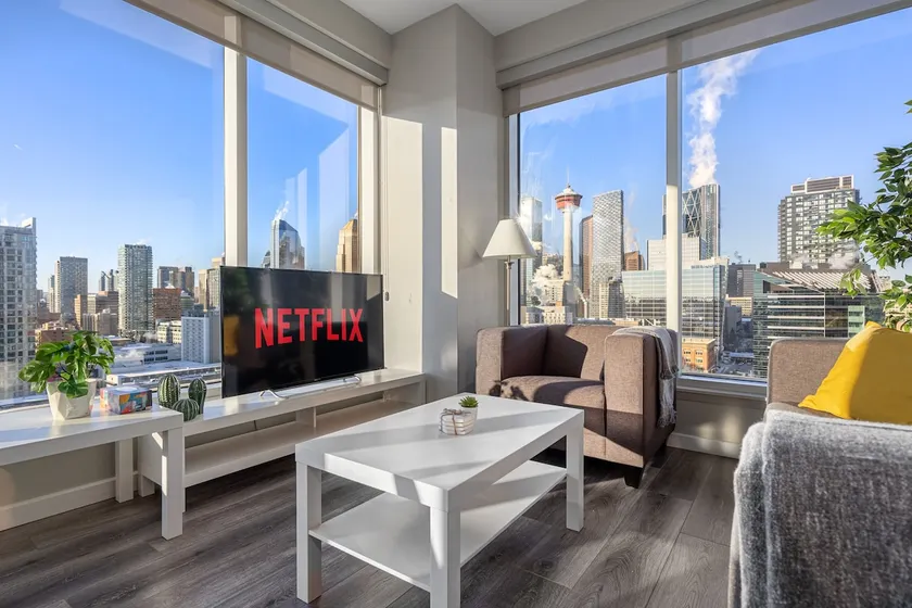 Downtown Condo with Calgary Tower Views - Image 1