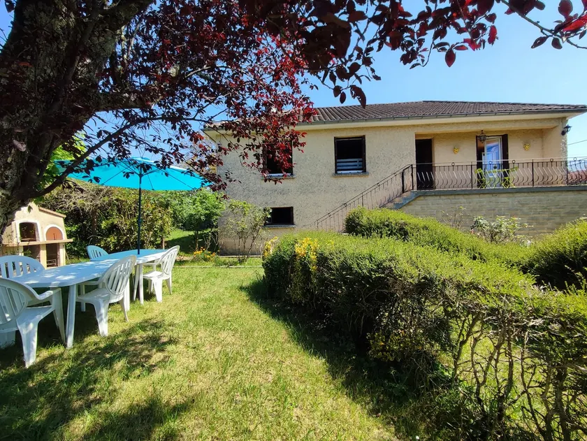 Rent Charming house in Dordogne with swimming pool - Image 1