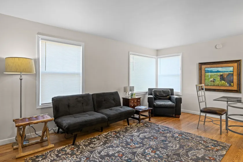 Cheerful and Centrally located 2 Bedroom WyoHome. - Image 1