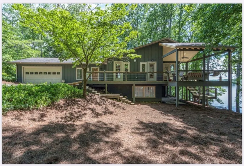 Lakefront Getaway - Image 1