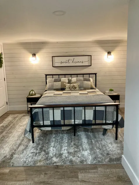 The Robins Nest private suite - Image 1