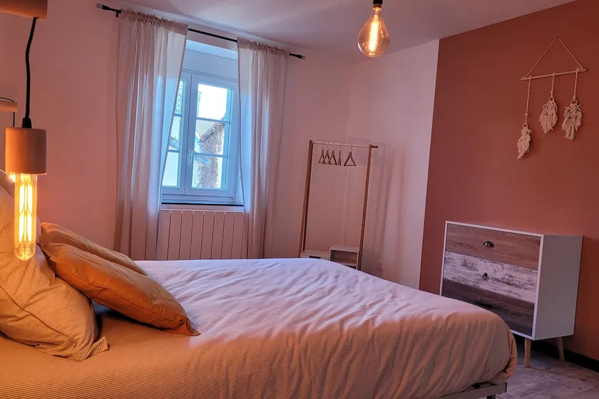 ⭐️ Quiet renovated house ⭐️ - Image 1