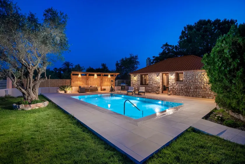 Filerolia Stone House - Image 1