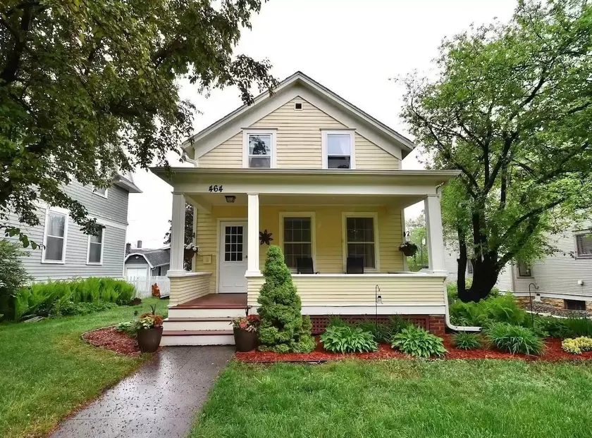 Peaceful Home Downtown + Coffee Bar + Pet Friendly + Interactive Mural - Image 1