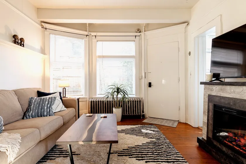 Top of the Hill Lifestyle. Comfort & Convenience - Image 1