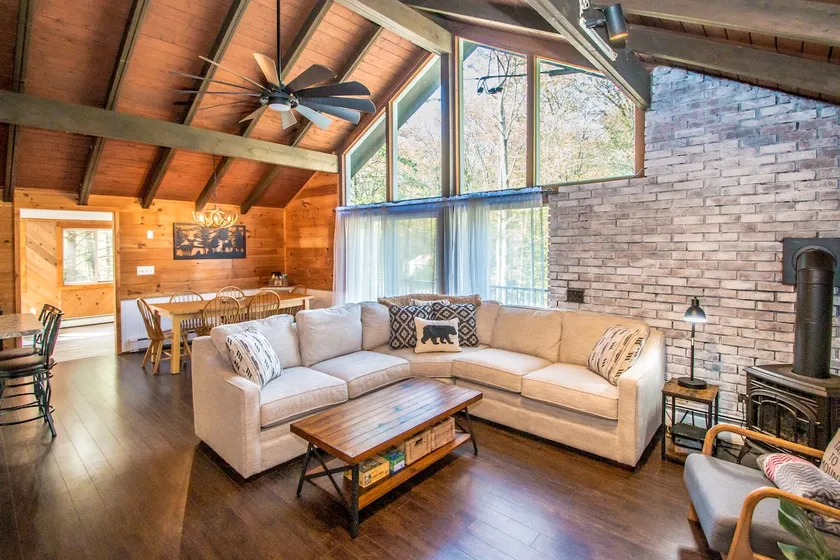 East Branch Chalet (7 min to N Conway) - Image 1