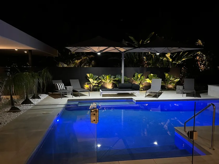 The Perfect Port Douglas Luxury Getaway only 150 meters to beach. - Image 1