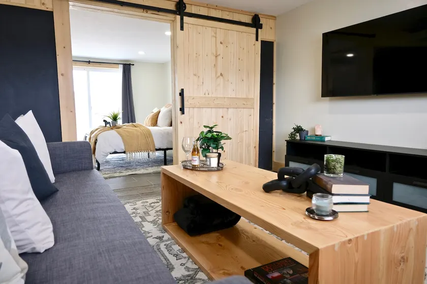 Golden Spike Stable Getaway in Downtown Tremonton - Image 1