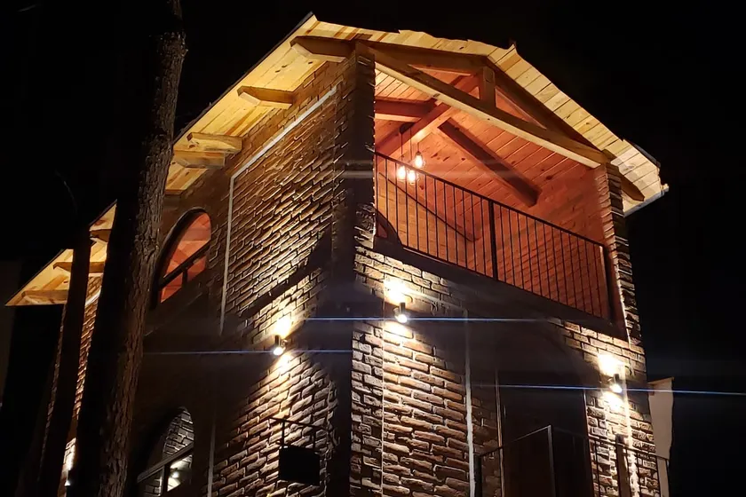 GROWING ROOM cabin with a romantic balcony. - Image 1