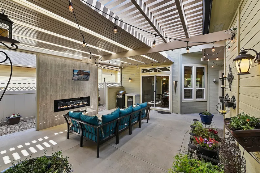 Courtyard Heaven / Private Gym - Image 1